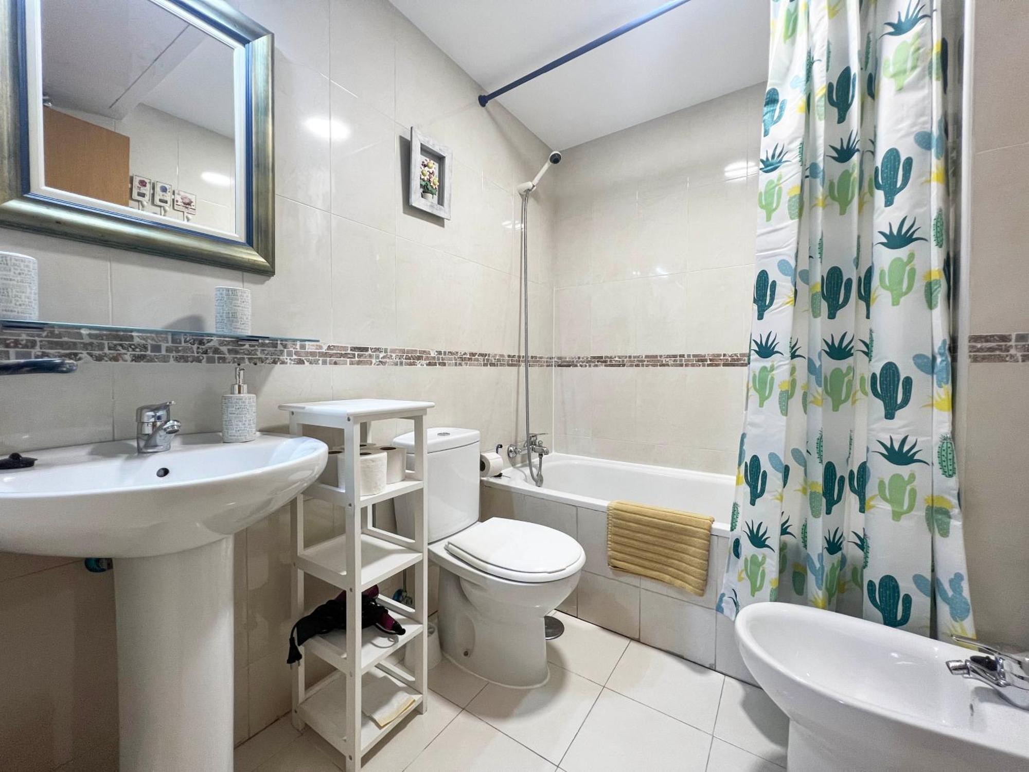 Apartamento Barcelo 30, Terrace, Center, Garage On Request, Quite Neighborhood, Ba